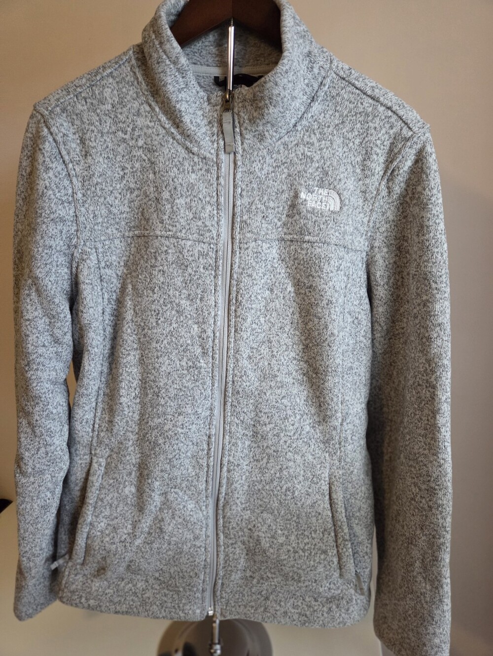The North Face Women's Light Heather Gray Full-Zip Fleece Jacket